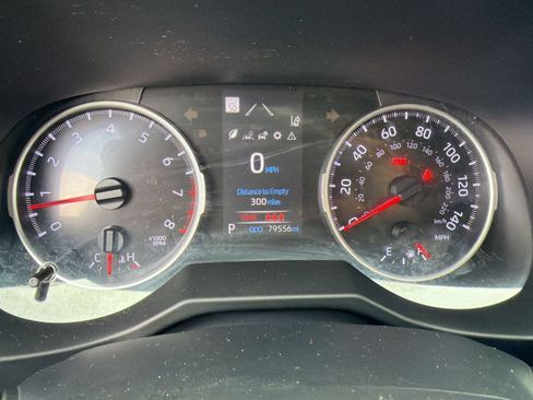 Used 2020 Toyota RAV4 LE FWD image 21