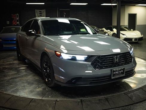 Used 2025 Honda Accord SE image 5