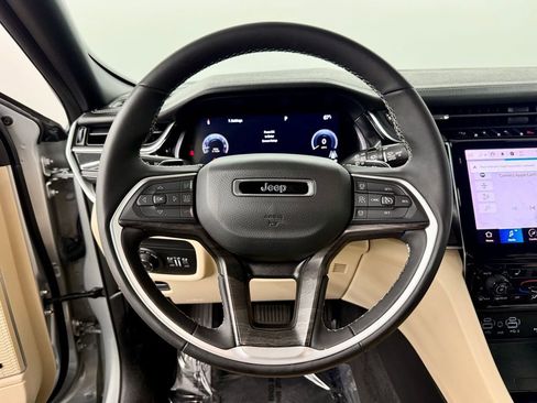 Used 2023 Jeep Grand Cherokee Limited w/ Luxury Tech Group II image 24