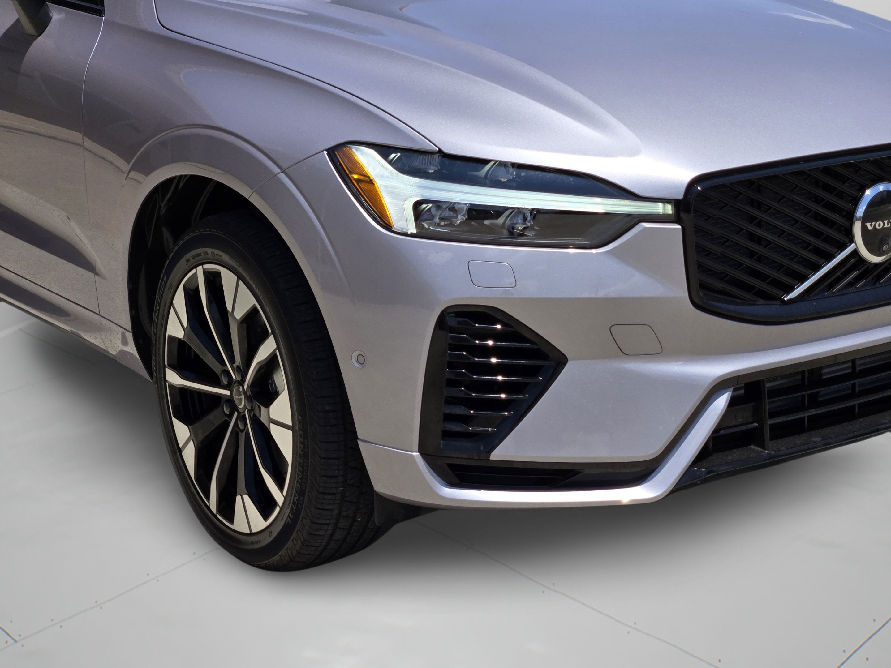Certified 2026 Volvo XC60 T8 Plus w/ Protection Package Premier AWD/4WD image 31