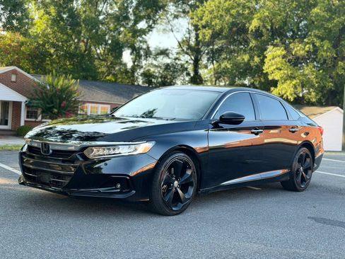Used 2018 Honda Accord Touring image 8