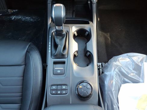 New 2025 Ford Ranger Lariat w/ Black Appearance Package image 10