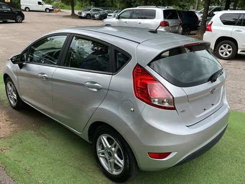 Used 2018 Ford Fiesta SE FWD image 4