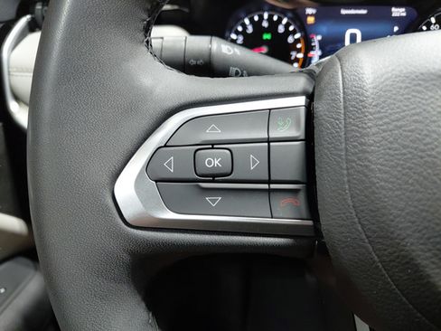 Used 2025 Jeep Compass Limited AWD/4WD image 36