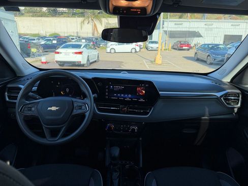 Used 2025 Chevrolet TrailBlazer LT image 31
