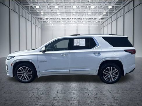 Used 2023 Chevrolet Traverse High Country w/ LPO, Floor Liner Package FWD image 2