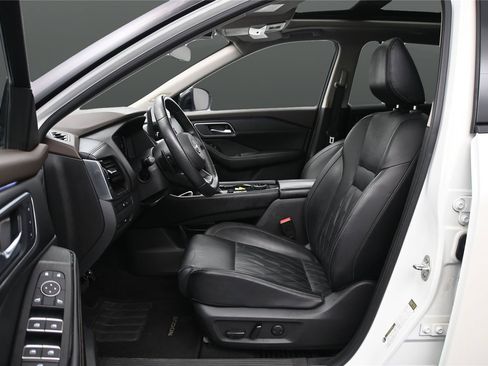 Used 2023 Nissan Rogue Platinum w/ Platinum Premium Package AWD/4WD image 8