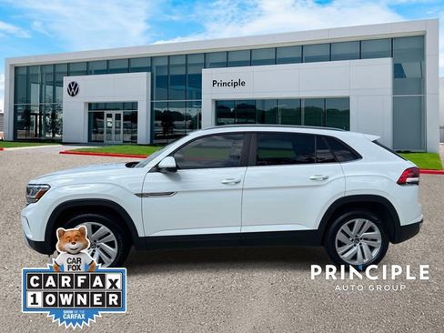 Used 2023 Volkswagen Atlas Cross Sport SE w/ Panoramic Sunroof Package FWD image 6