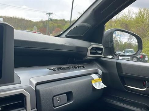 New 2026 Toyota Tacoma TRD Off-Road AWD/4WD image 15