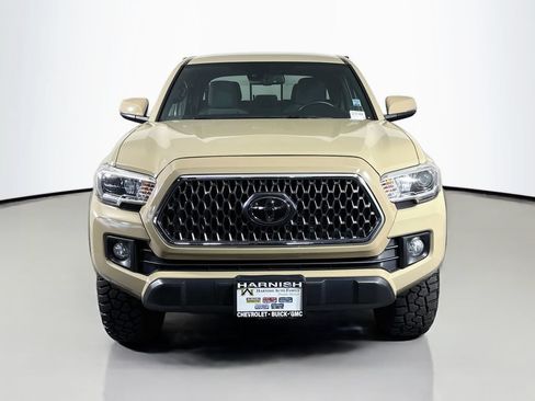 Used 2019 Toyota Tacoma TRD Off-Road w/ Technology Package AWD/4WD image 2
