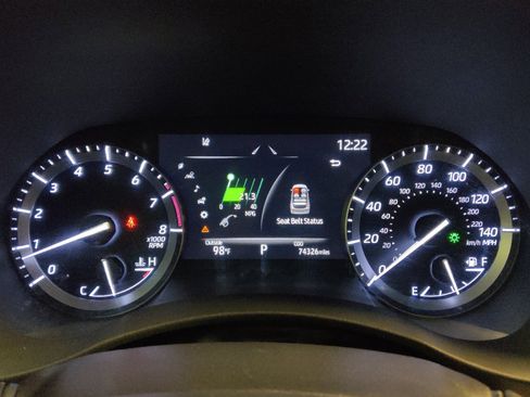 Used 2021 Toyota Highlander XLE FWD image 22