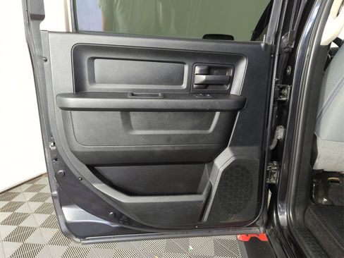 Used 2017 RAM 1500 Express w/ Express Value Package image 25