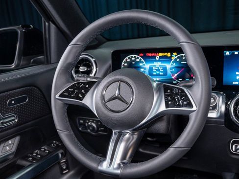 New 2026 Mercedes-Benz GLB 250 image 15