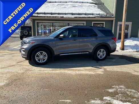 Certified 2022 Ford Explorer XLT w/ Equipment Group 202A AWD/4WD image 1