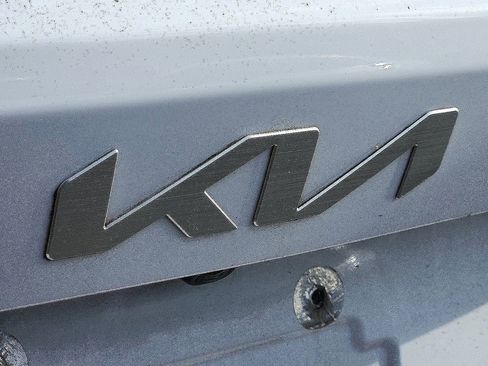 Used 2022 Kia Sorento LX image 30