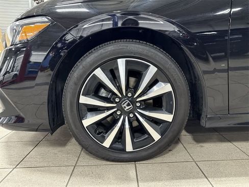 Used 2023 Honda Civic EX image 10