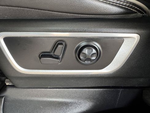 Used 2020 RAM 1500 Laramie RWD image 29