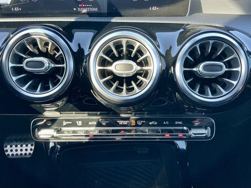 Used 2020 Mercedes-Benz CLA 250 image 31