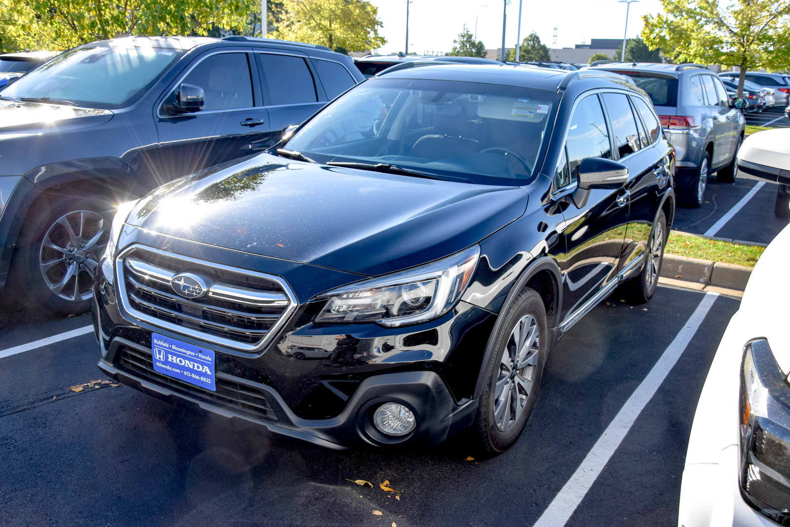 Used 2019 Subaru Outback 3.6R Touring w/ Popular Package #3A AWD/4WD image 1