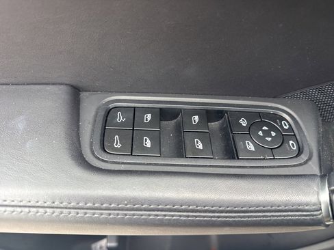 Used 2023 Porsche Cayenne S Platinum image 24