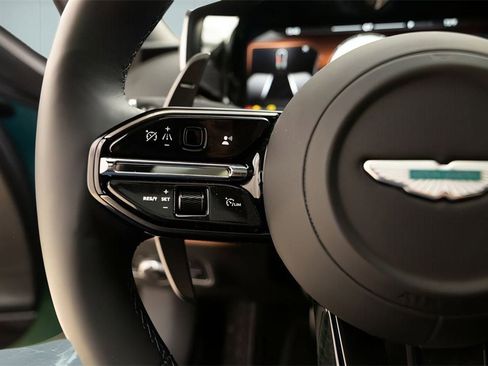 Used 2025 Aston Martin Vanquish image 41