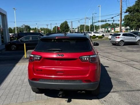 Used 2019 Jeep Compass Latitude AWD/4WD image 8