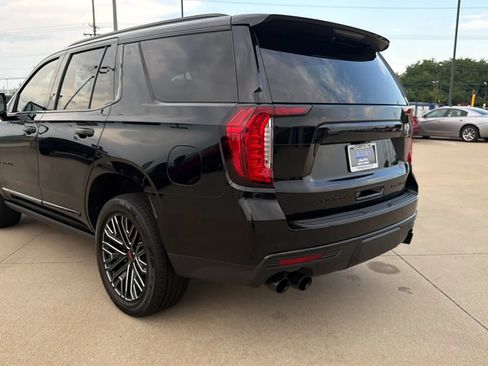 Used 2021 GMC Yukon Denali w/ Denali Premium Package AWD/4WD image 11