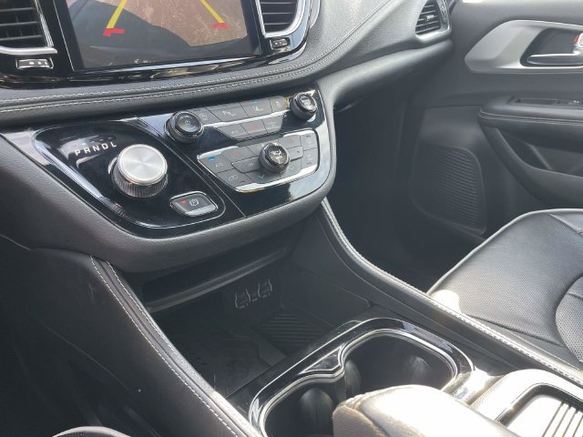 Used 2025 Chrysler Pacifica Limited FWD image 30