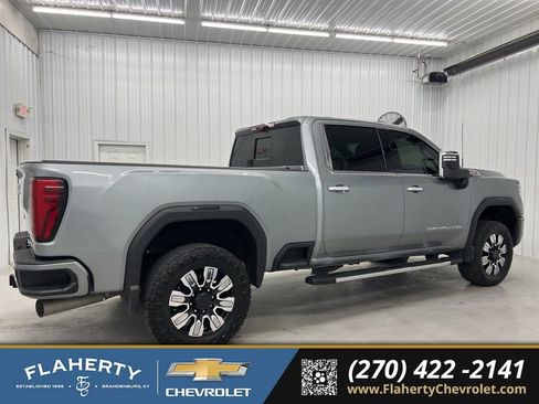 Used 2024 GMC Sierra 2500 Denali w/ Denali Reserve Package AWD/4WD image 2