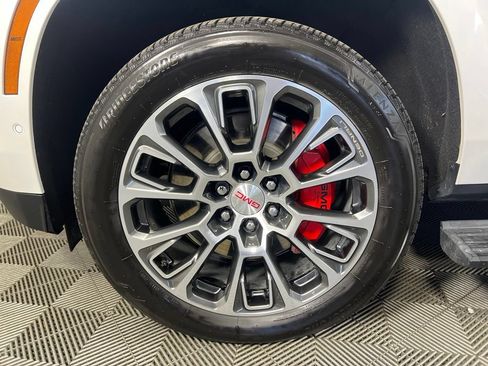 Used 2025 GMC Yukon XL Denali w/ Denali Reserve Package AWD/4WD image 47