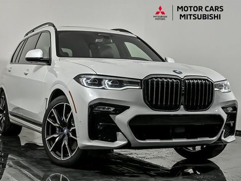 Used 2022 BMW X7 xDrive40i w/ M Sport Package AWD/4WD image 1