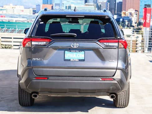Used 2022 Toyota RAV4 XLE image 5