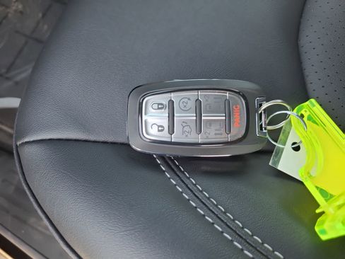 New 2026 Chrysler Pacifica Select image 28