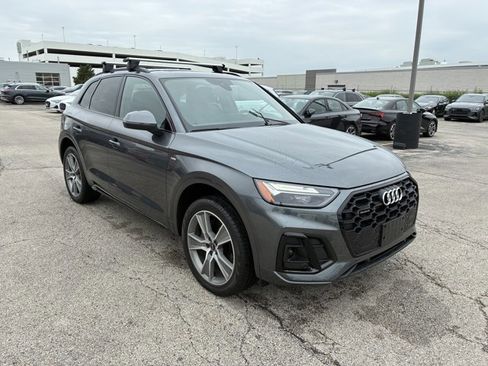 Used 2025 Audi Q5 2.0T Premium w/ Convenience Plus Package AWD/4WD image 2