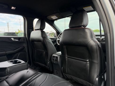 Used 2025 Ford Escape ST-Line Elite w/ Premium Technology Package AWD/4WD image 18