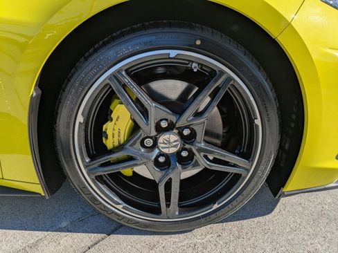 Used 2021 Chevrolet Corvette Stingray Premium Conv w/ Z51 Performance Package image 11