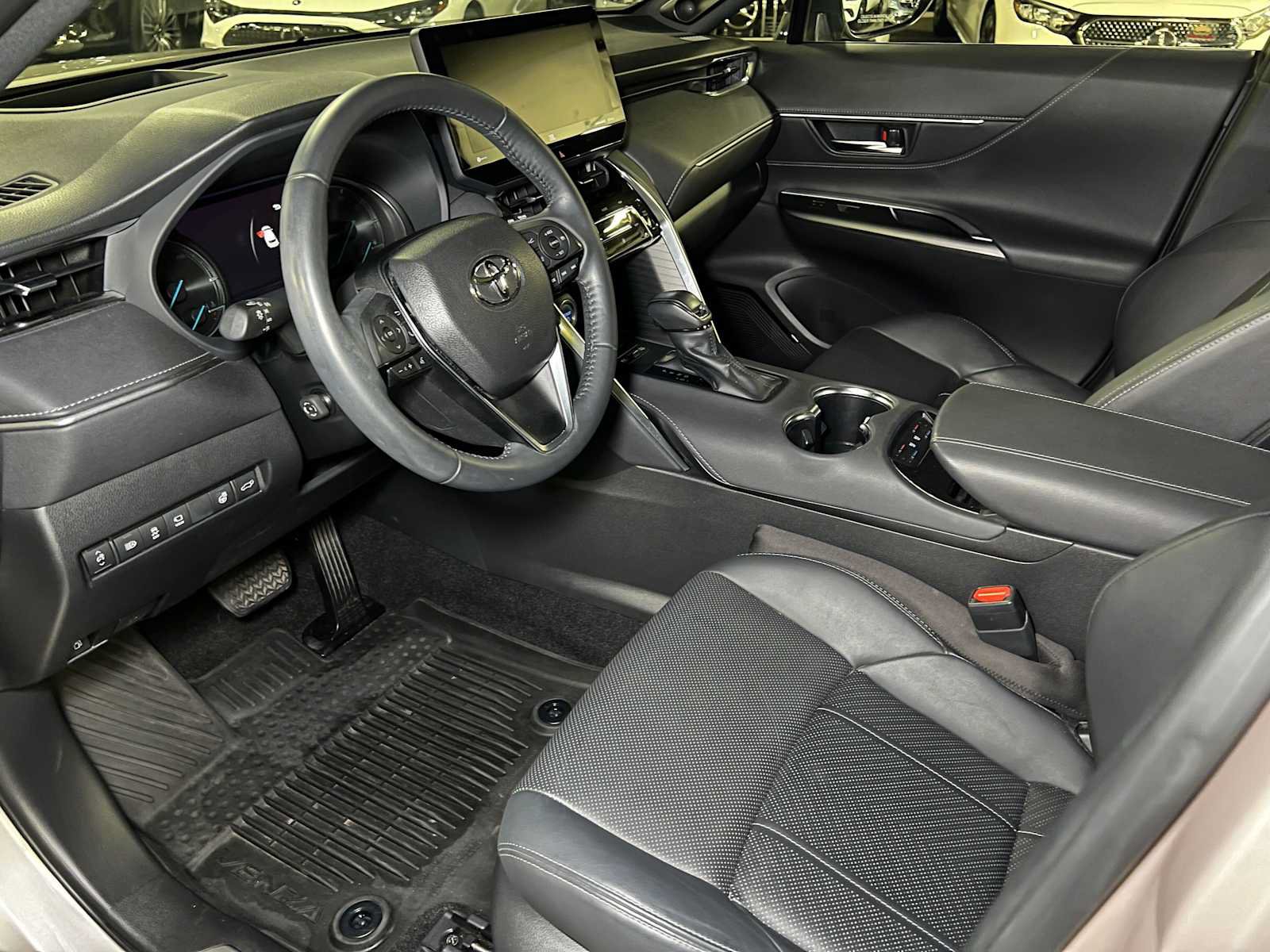 Used 2021 Toyota Venza Limited w/ Advanced Technology Package AWD/4WD image 26