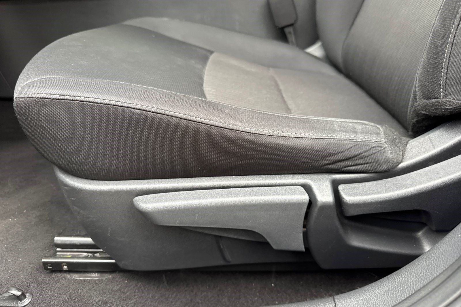 Used 2024 Nissan Sentra SV FWD image 14
