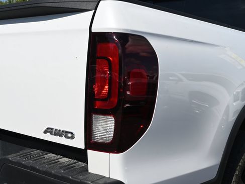 Used 2023 Honda Ridgeline Black Edition image 21