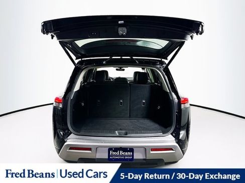 Used 2023 Nissan Pathfinder SL AWD/4WD image 7