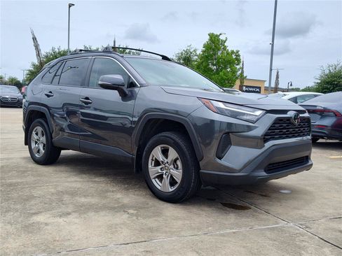 Used 2023 Toyota RAV4 XLE w/ Convenience Package FWD image 11
