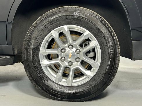 Used 2025 Chevrolet Tahoe LT image 40