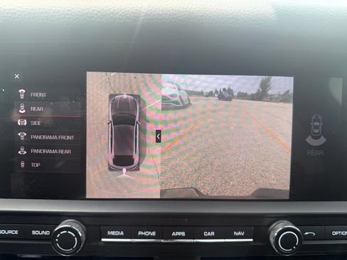 Used 2021 Porsche Macan AWD/4WD image 18