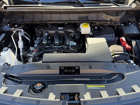 New 2025 Nissan Pathfinder SV image 11