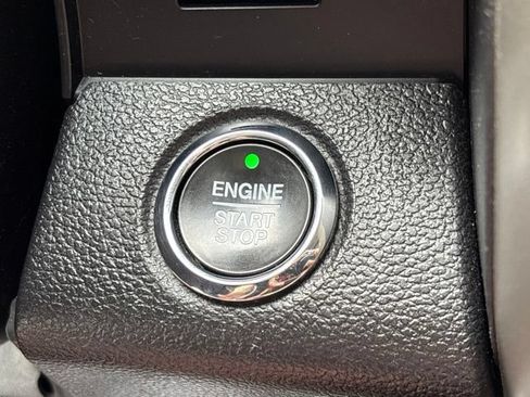Used 2018 Ford F150 Lariat w/ Equipment Group 502A Luxury AWD/4WD image 29