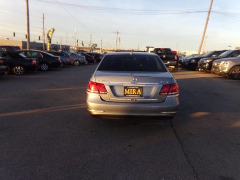 Used 2014 Mercedes-Benz E 350 4MATIC Sedan image 4