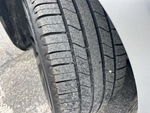 Used 2021 Tesla Model 3 Standard Range Plus image 34