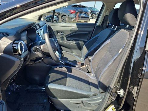 Used 2025 Nissan Versa SV FWD image 18