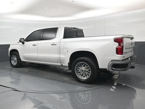 Used 2021 Chevrolet Silverado 1500 LTZ AWD/4WD image 32
