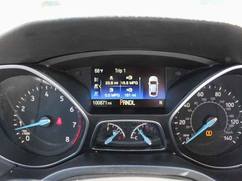 Used 2018 Ford Focus SE FWD image 14